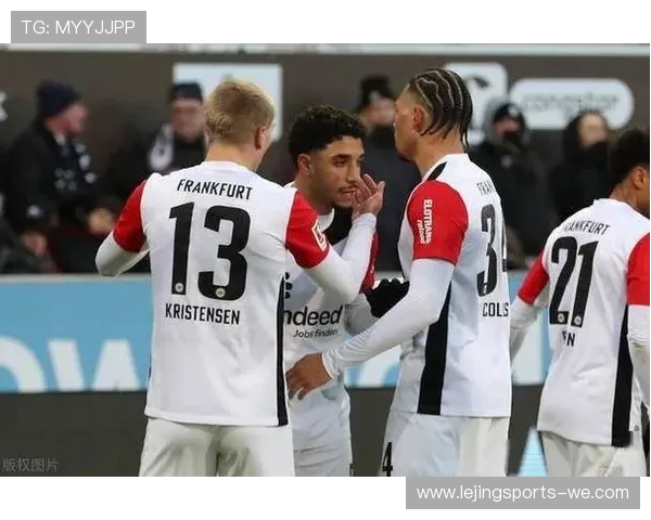 德甲防守体系解析与球队稳固防线策略研究